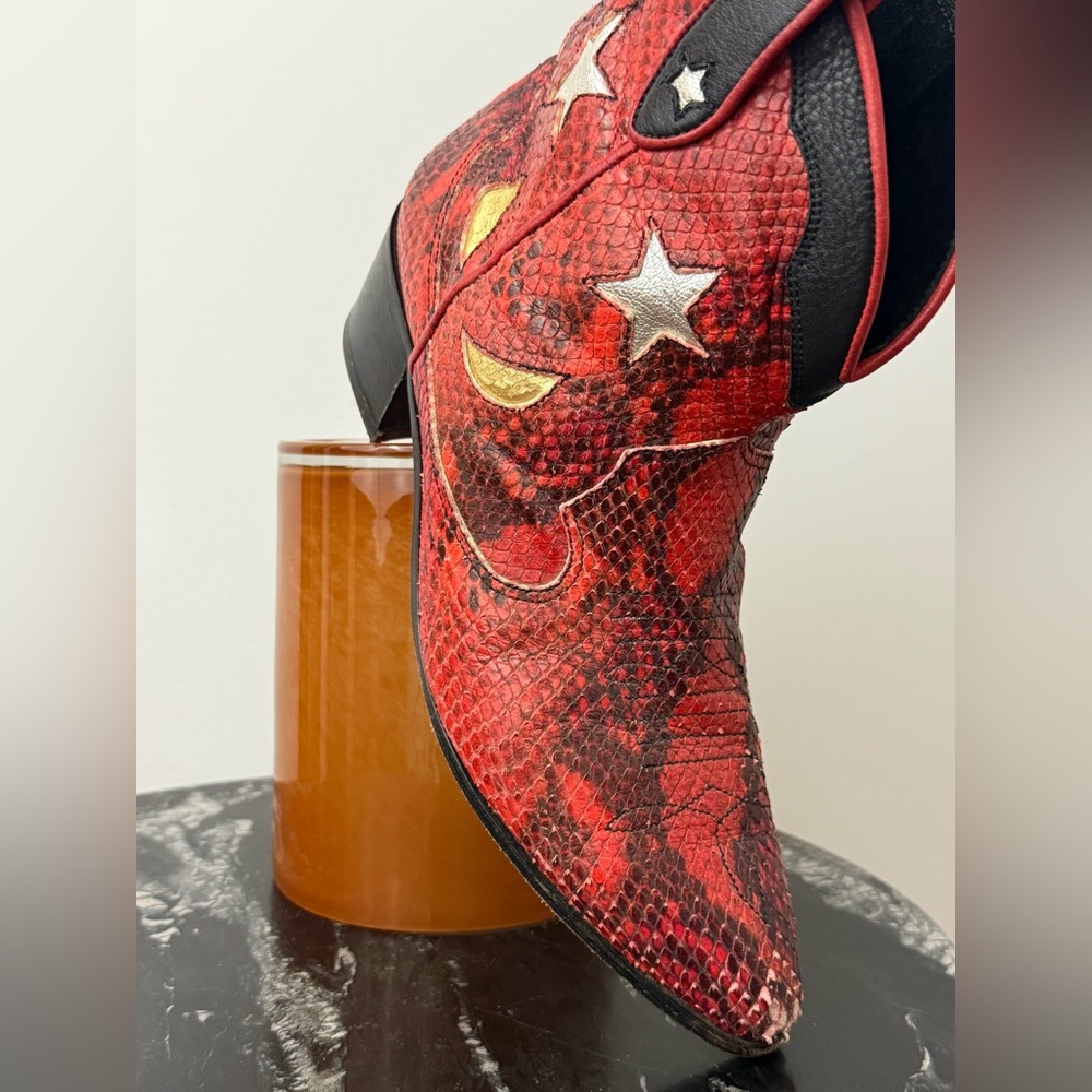 Red and Black Western Boots with Star and Moon design cowboy boot - Picture 3 of 14